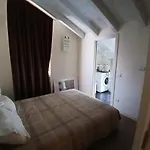 Daire Shangri La - Two Bedroom Mansard *